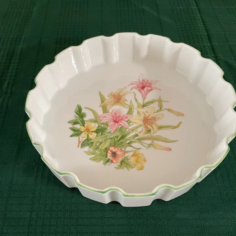 Shafford Jade Lily vintage quiche dish